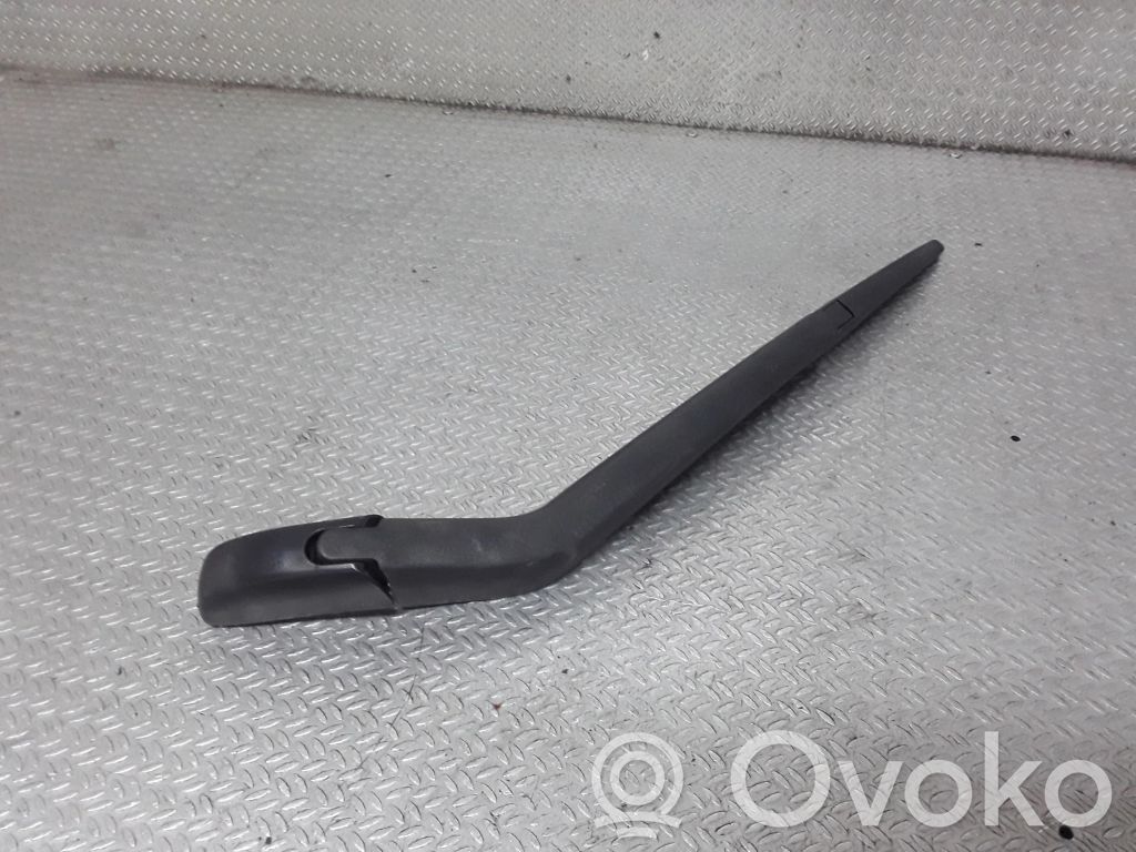 Rear wiper blade