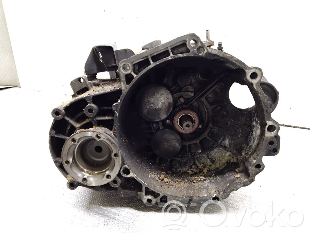 Volkswagen PASSAT B6 Cutie viteze manuală cu 6 trepte 