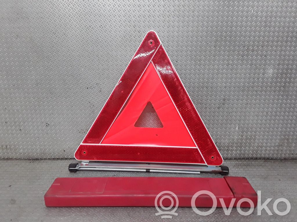 Varoituskolmio   27R0323635