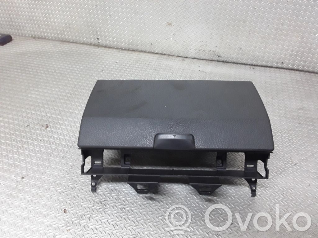 Mazda 6 Glove box 