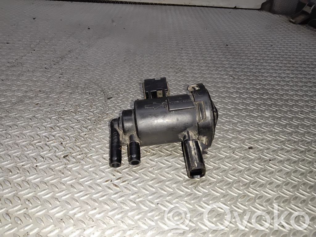 Vacuum valve   04669