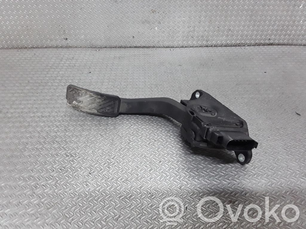 Gaspedal   8V219F836AA