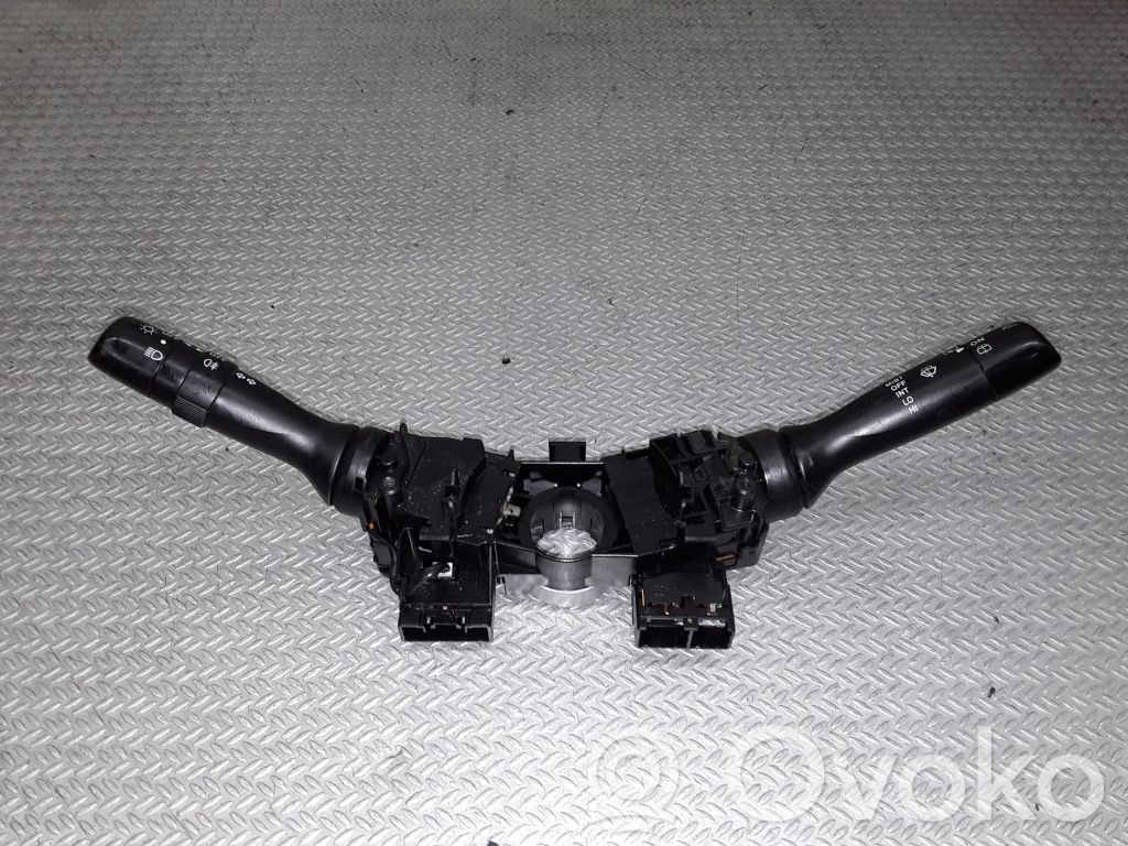 Toyota Aygo AB10 Commodo, commande essuie-glace/phare