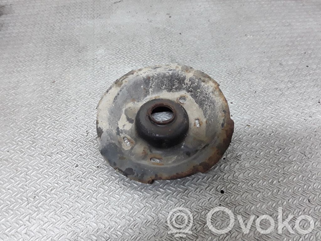 Coil spring mount