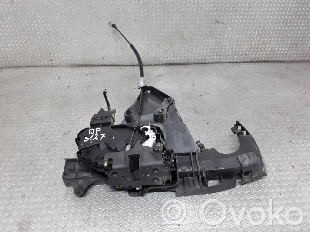 Volvo V50 Front door lock 