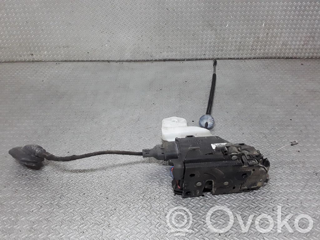 Priekšpusē slēdzene   3D1837015AB