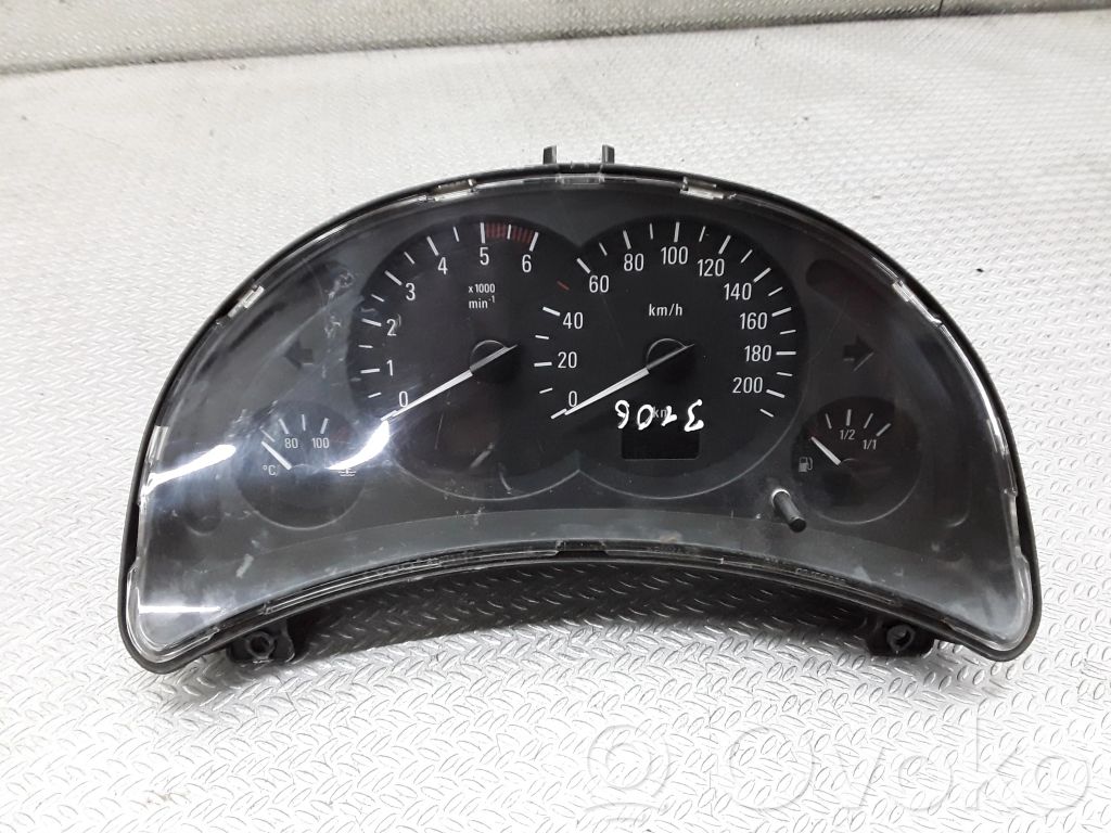 Opel Corsa C Speedometer (instrument cluster) 