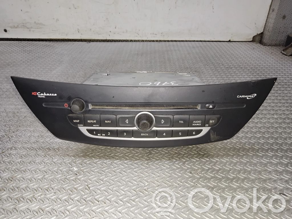 Renault Laguna III Panel / Radioodtwarzacz CD/DVD/GPS 