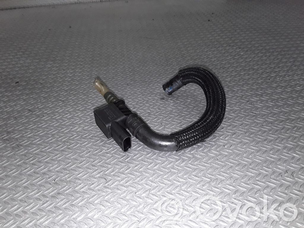 Fuel temperature sensor   7802243903