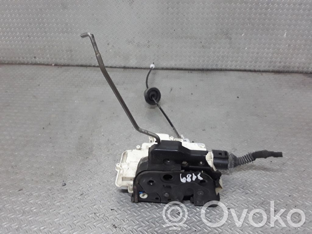 Serrure de porte avant   8E1837016AA