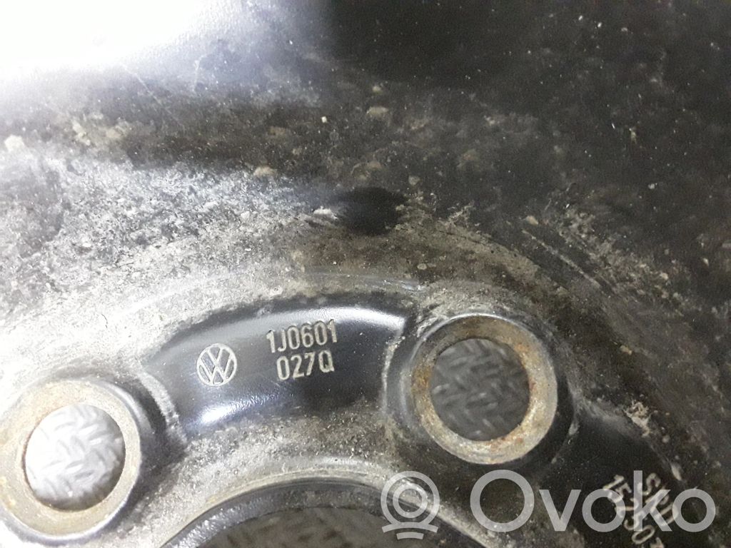 Volkswagen Golf IV Llanta de acero R15 