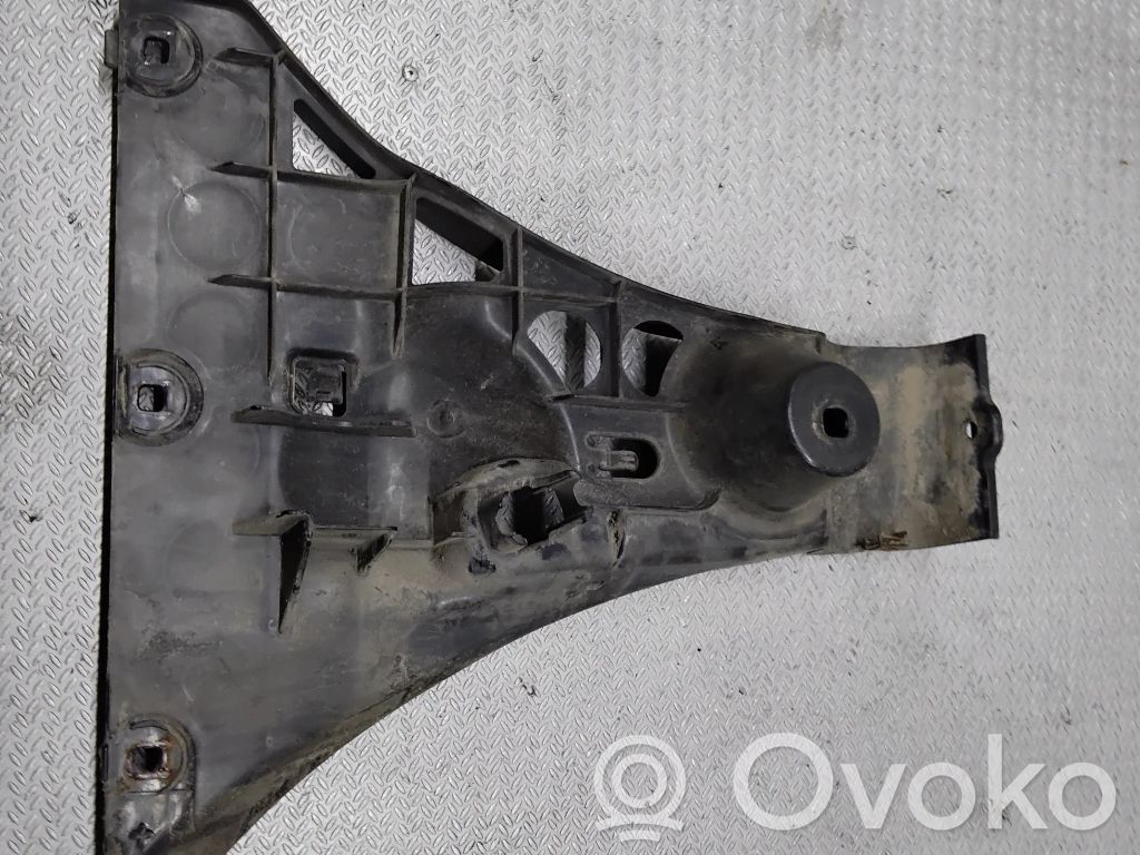 BMW 5 E60 E61 Galinis laikiklis bamperio 