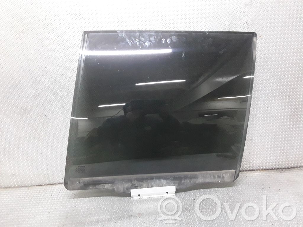 Rear door window glass