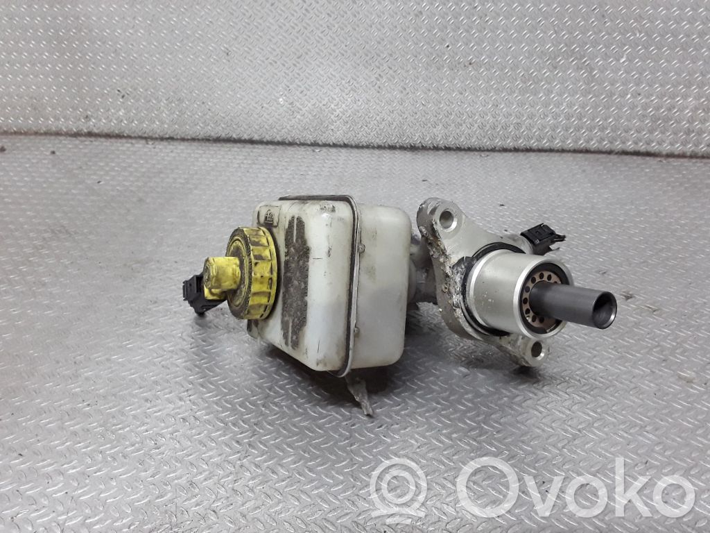 Audi A3 S3 8L Pääjarrusylinteri 