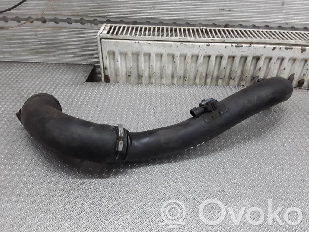Intercooler hose/pipe   30896686
