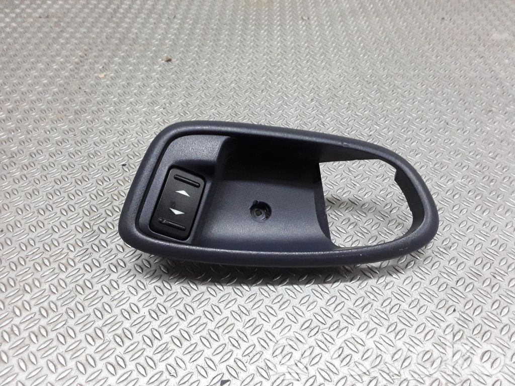 Electric window control switch   6M21U226A37BB