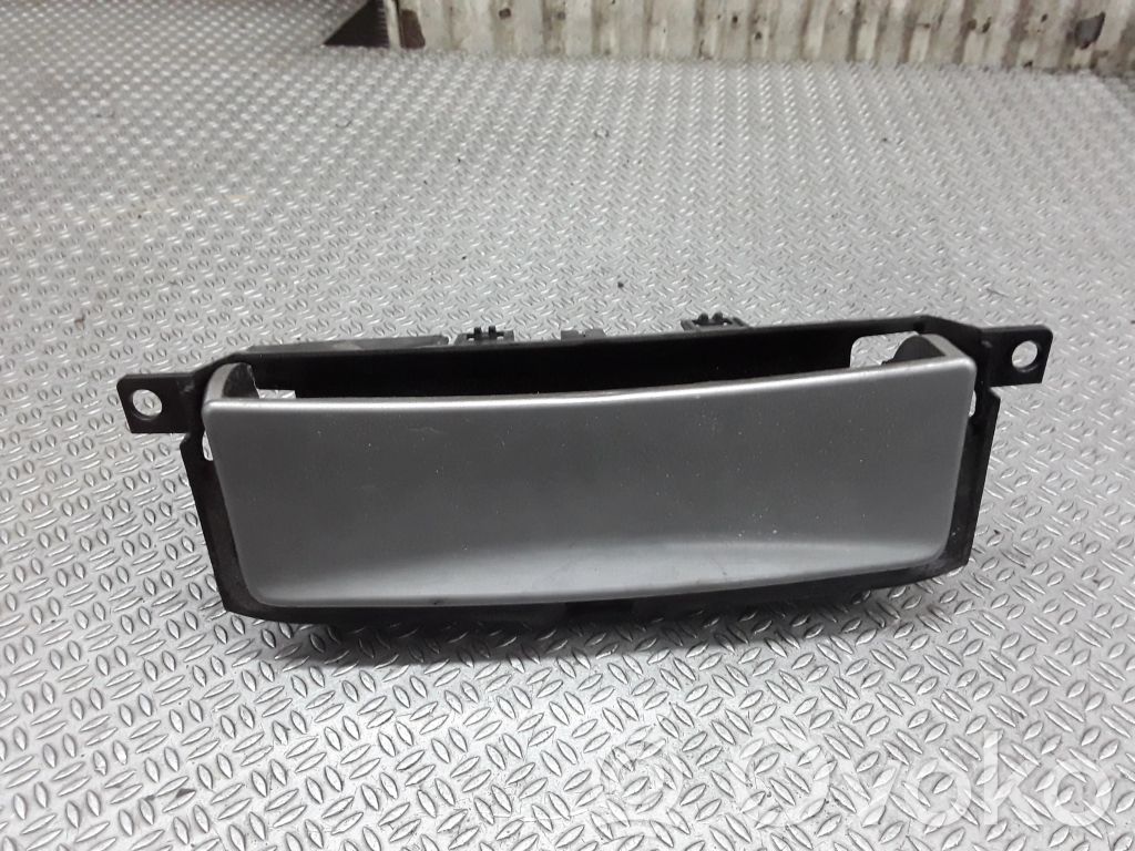 Ford Galaxy Aschenbecher vorne 