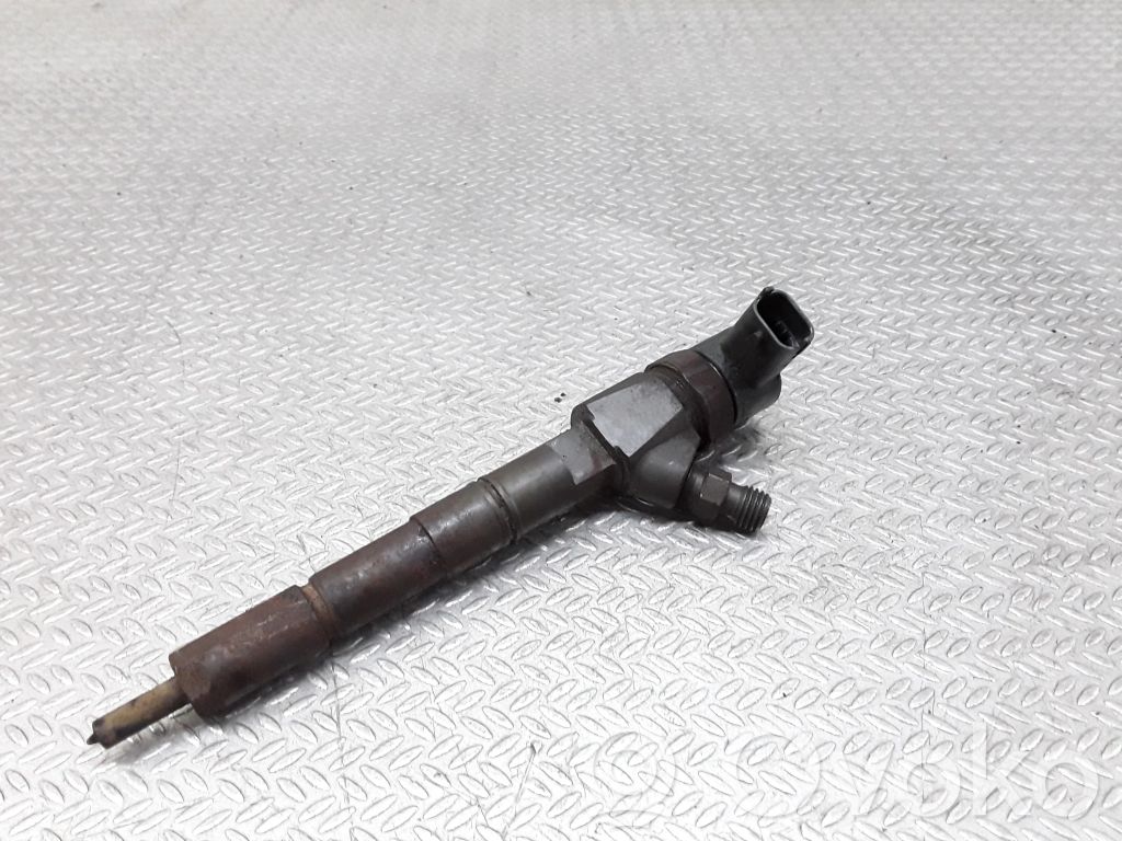 Inyector de combustible   0445110327