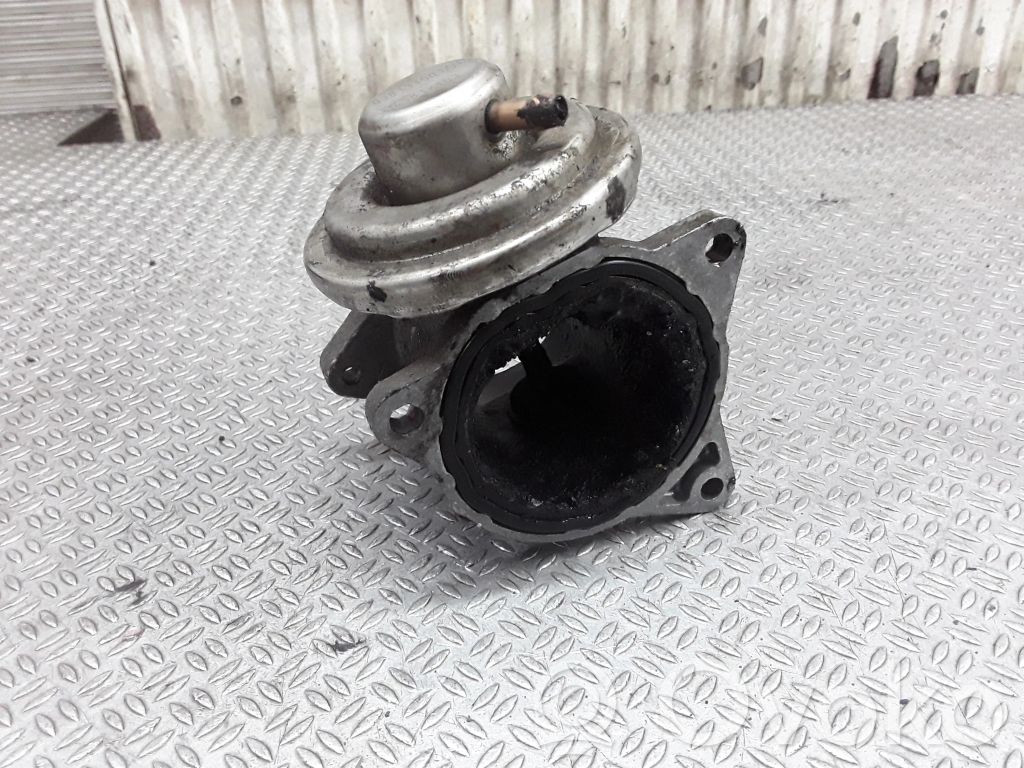 Volkswagen Golf V Soupape vanne EGR