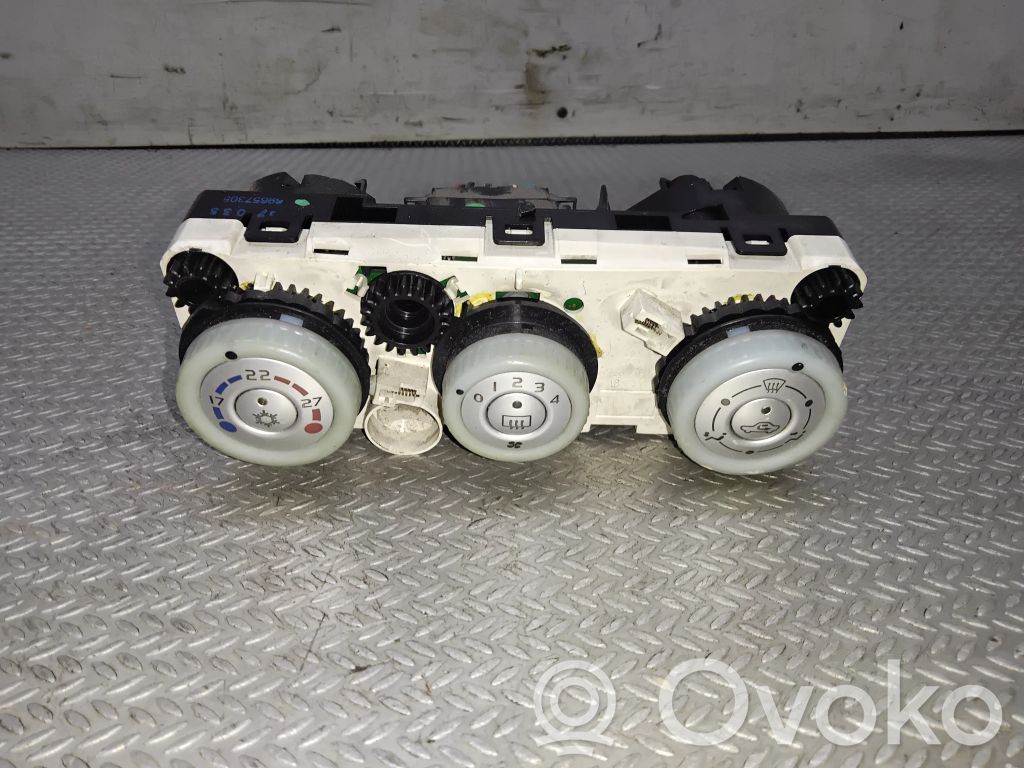 Climate control unit   69657032