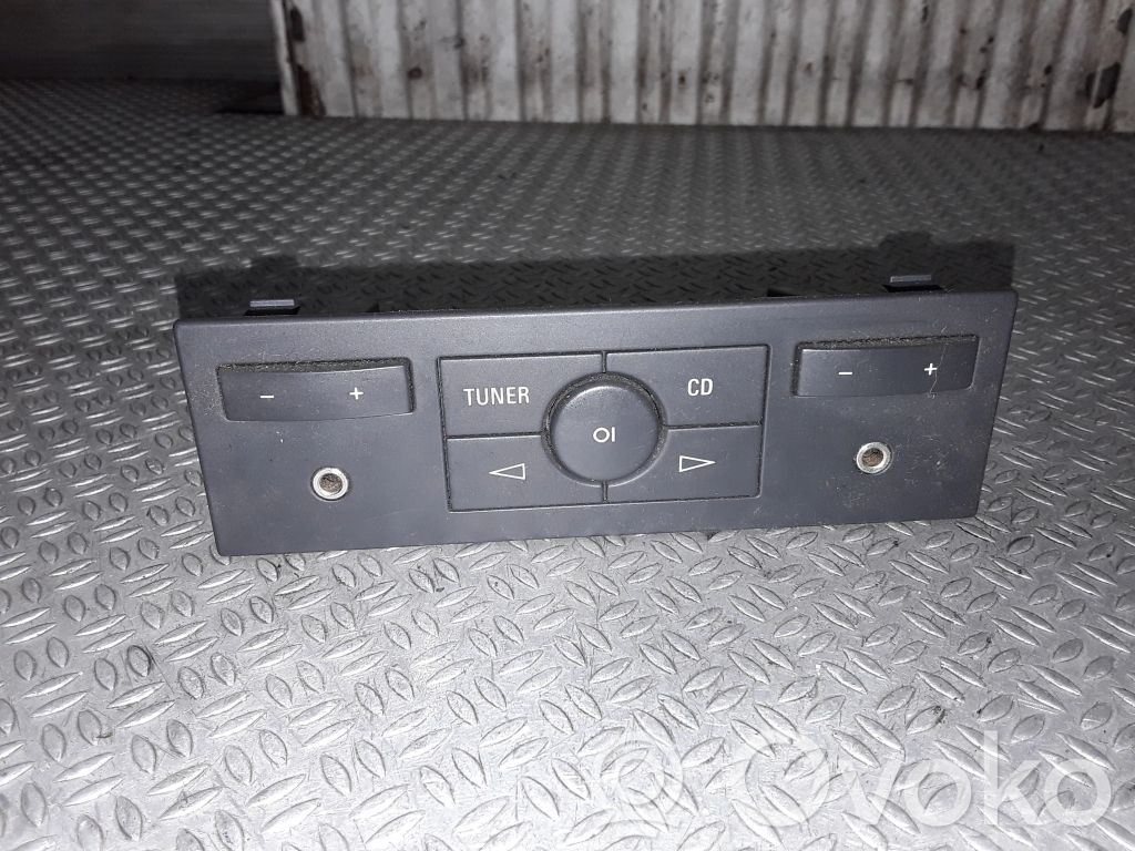Opel Zafira B Head unit multimedia control 