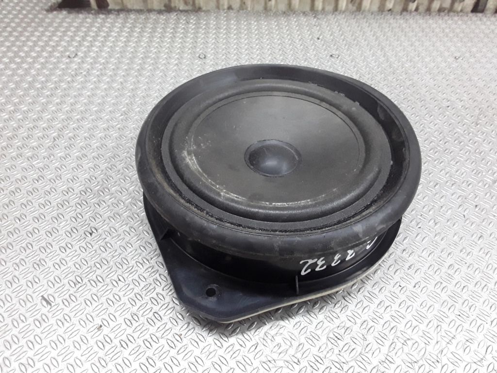 Altavoz de la puerta trasera   8E0035411