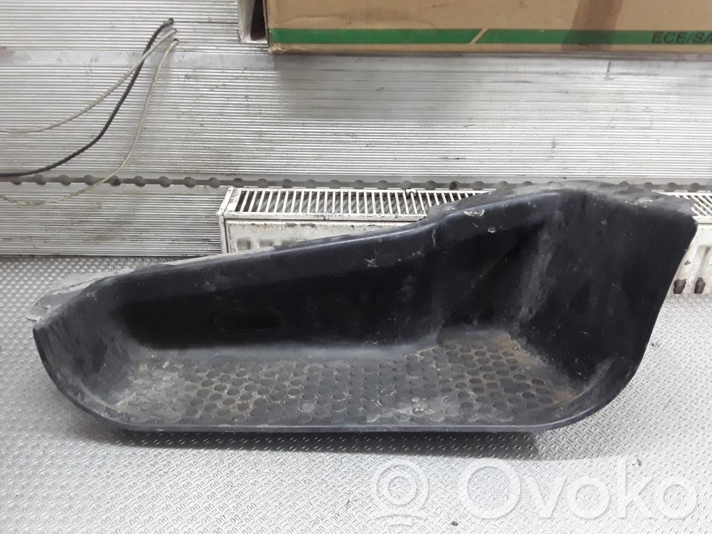 Front sill trim cover