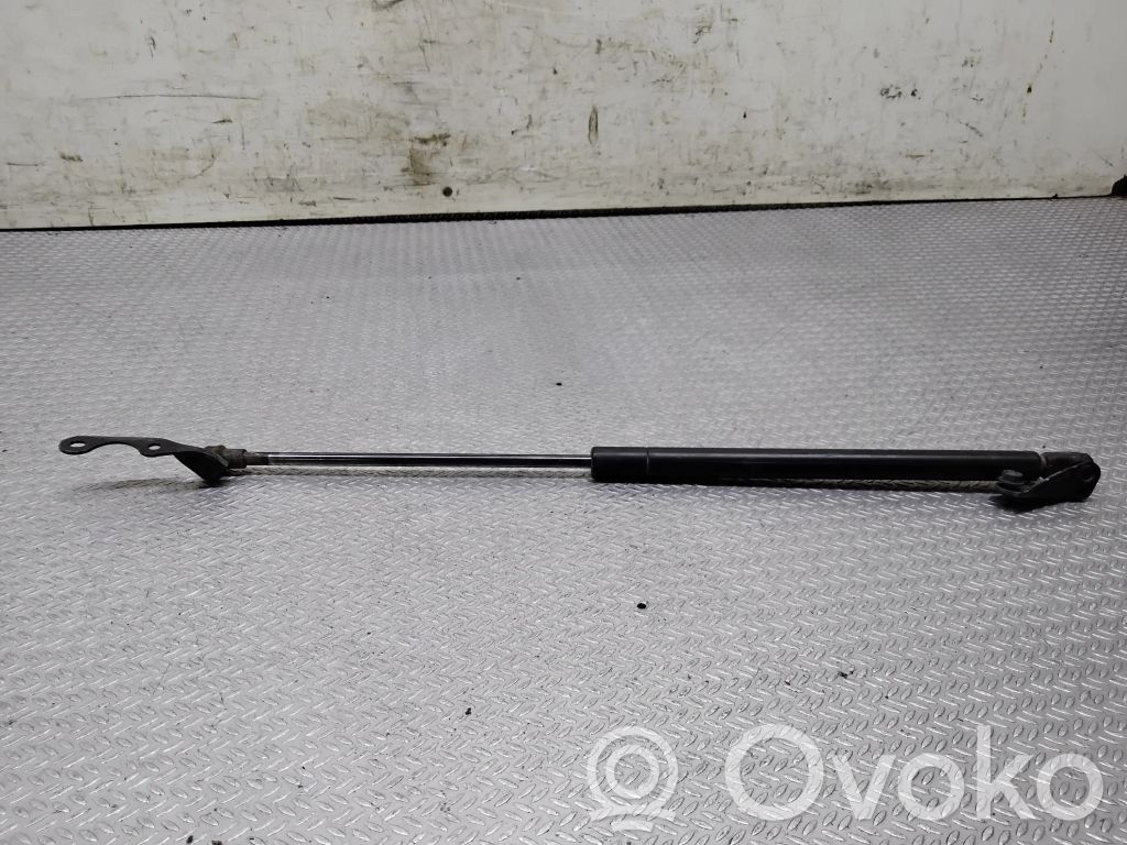 Toyota Yaris Amortyzator klapy tylnej bagażnika 