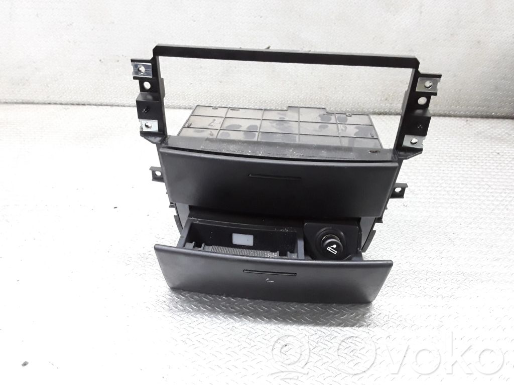 Cenicero del coche   845703E000PH