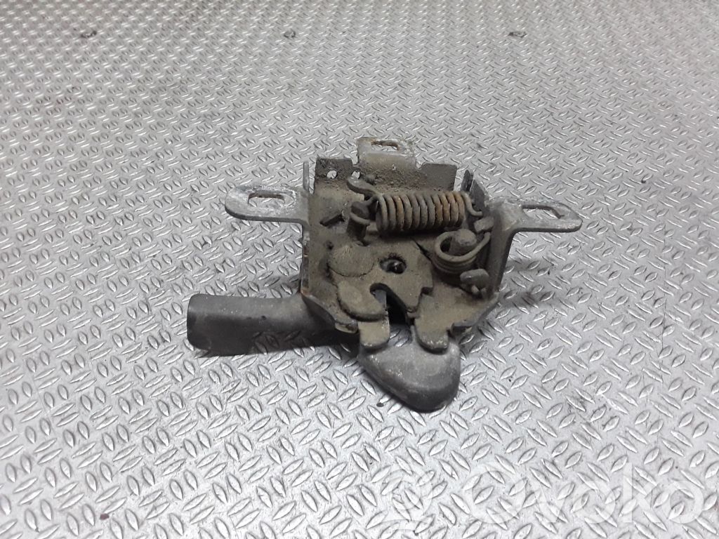 Engine bonnet/hood lock/catch