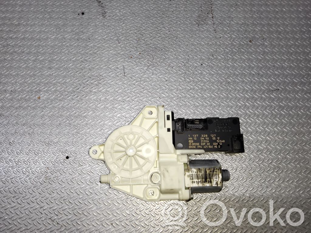 Peugeot 407 Motor del regulador de la ventanilla de la puerta delantera 