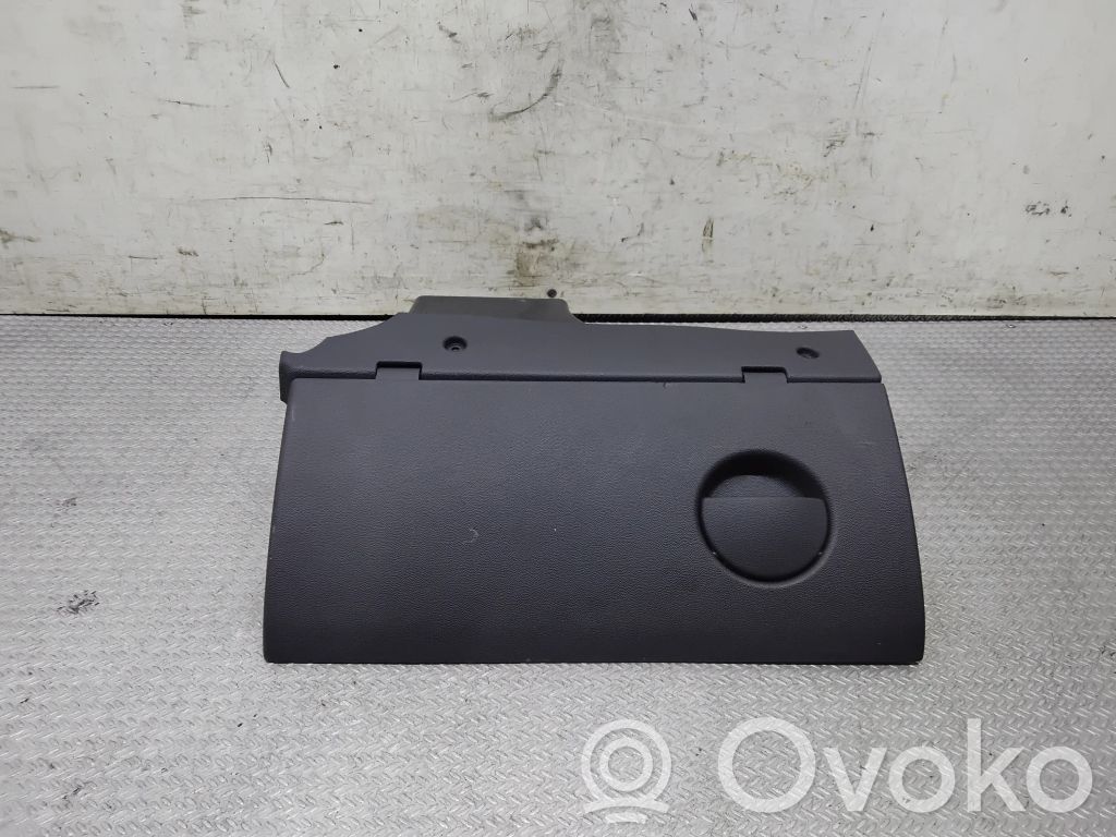 Opel Corsa C Glove box 
