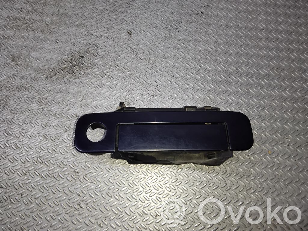Manecilla externa puerta delantera   8D0837208