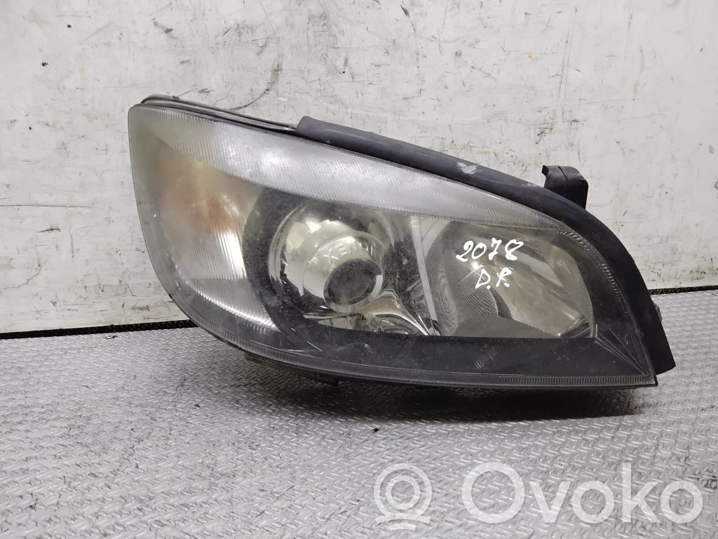 Opel Zafira A Lampa przednia 