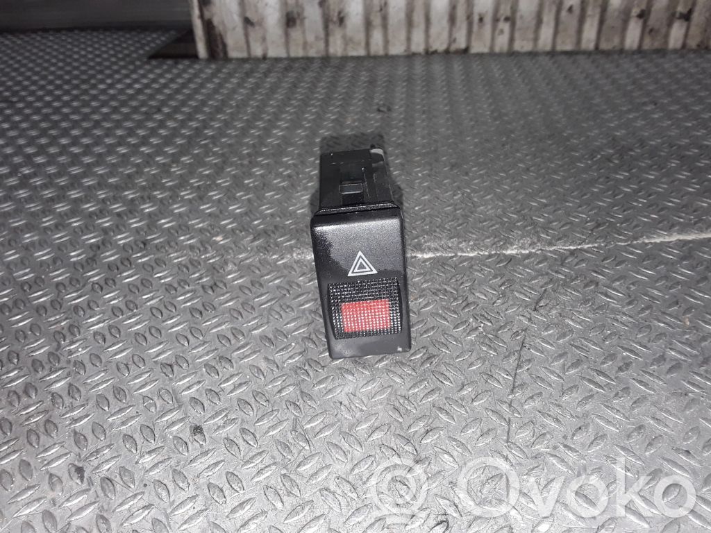 Botón interruptor de luz de peligro   8D0941509D