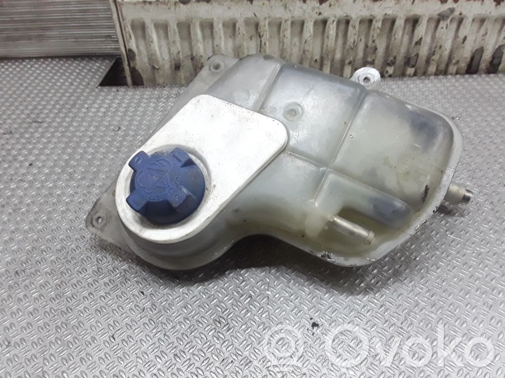 Ausgleichsbehälter Kühlwasser   8D0121403C