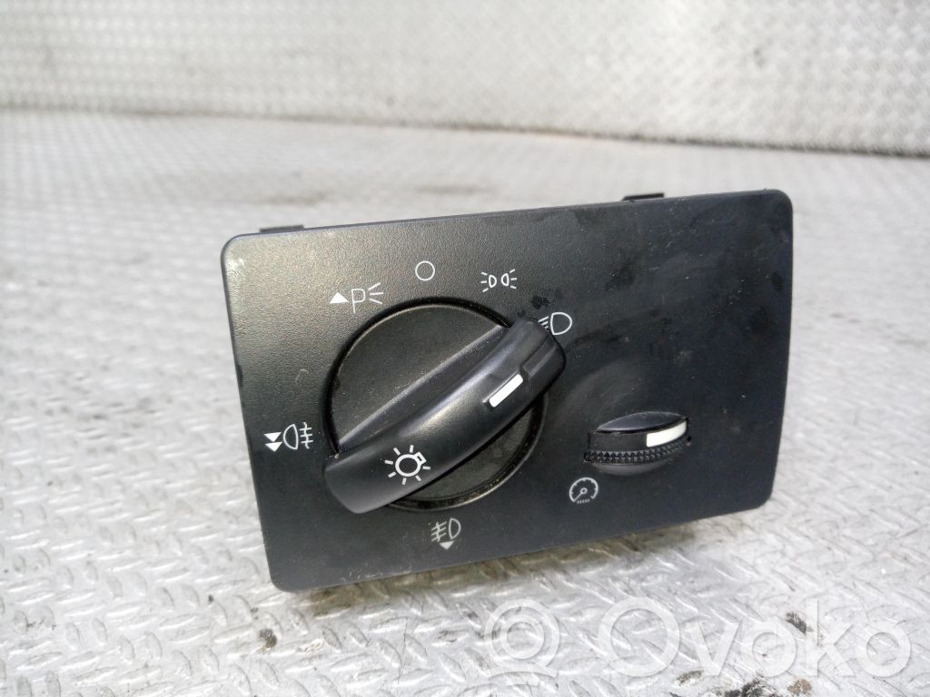 Ford Focus Light switch 