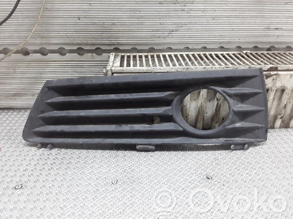 Opel Zafira B Kratka dolna zderzaka przedniego 