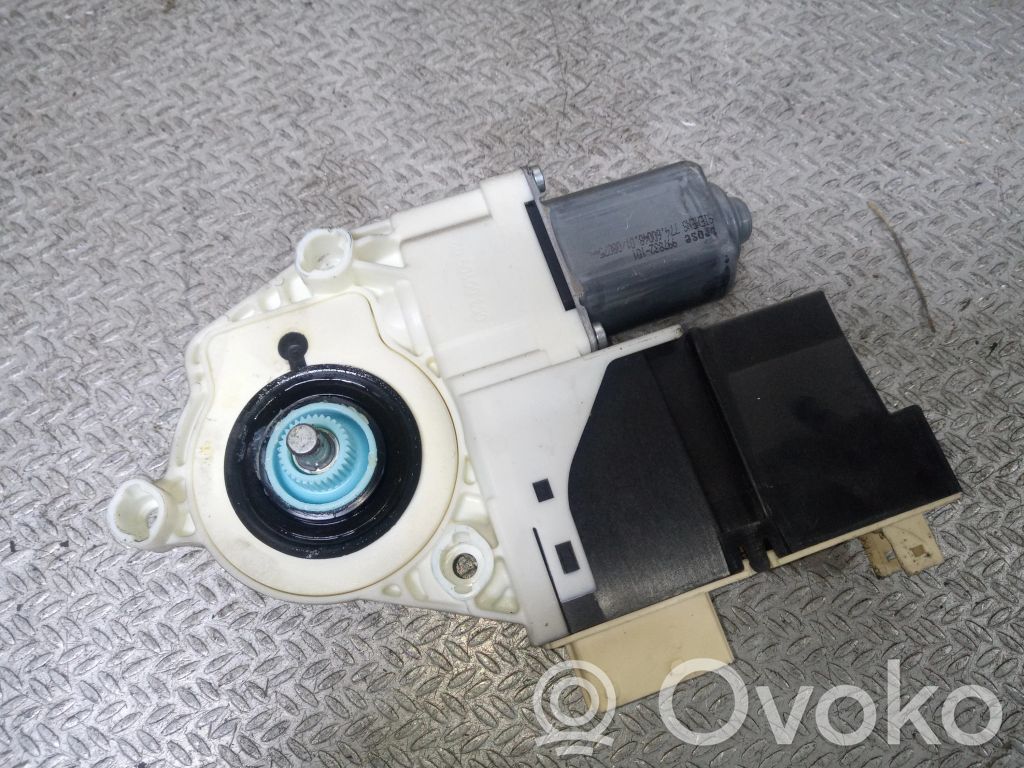 Peugeot 307 Motor del regulador de la ventanilla de la puerta delantera 