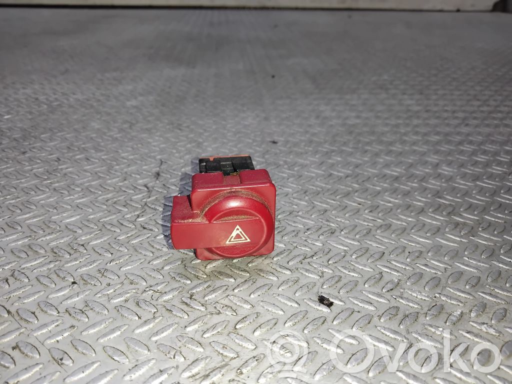 Botón interruptor de luz de peligro   96480877KR