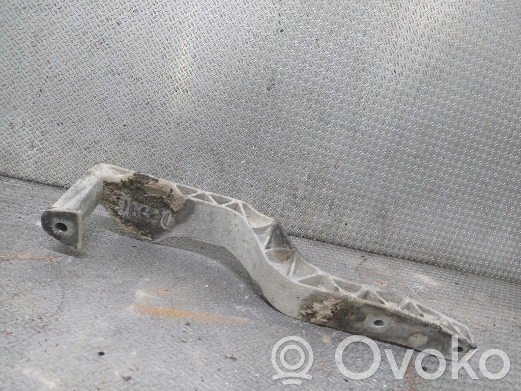 Audi A4 S4 B5 8D Rear differential/diff mount bracket 