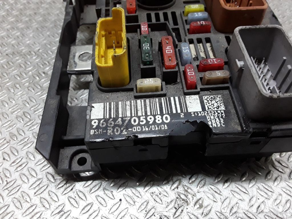 Peugeot 407 Módulo de fusible 