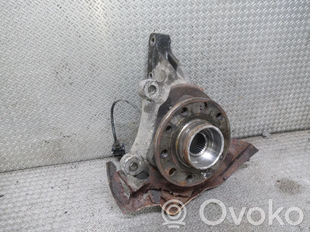 Front wheel hub spindle knuckle