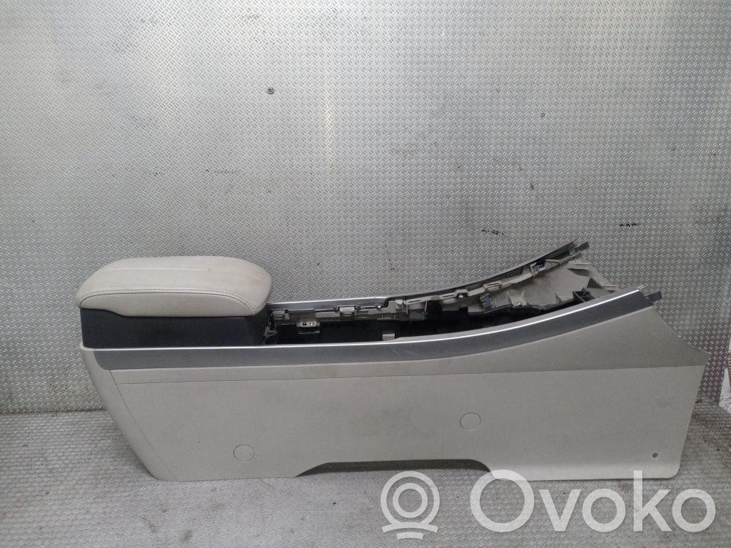 Mazda CX-7 Center console 