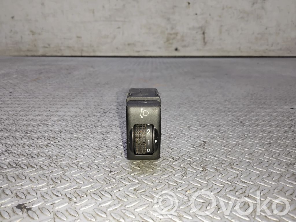 Nissan Note (E11) Headlight level height control switch 