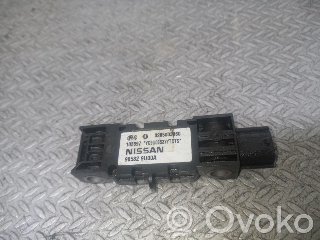Sensor impacto/accidente para activar Airbag   0285003060,985829U00A