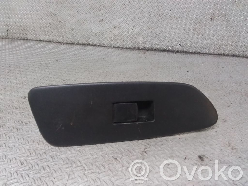 Toyota Auris 150 Electric window control switch 