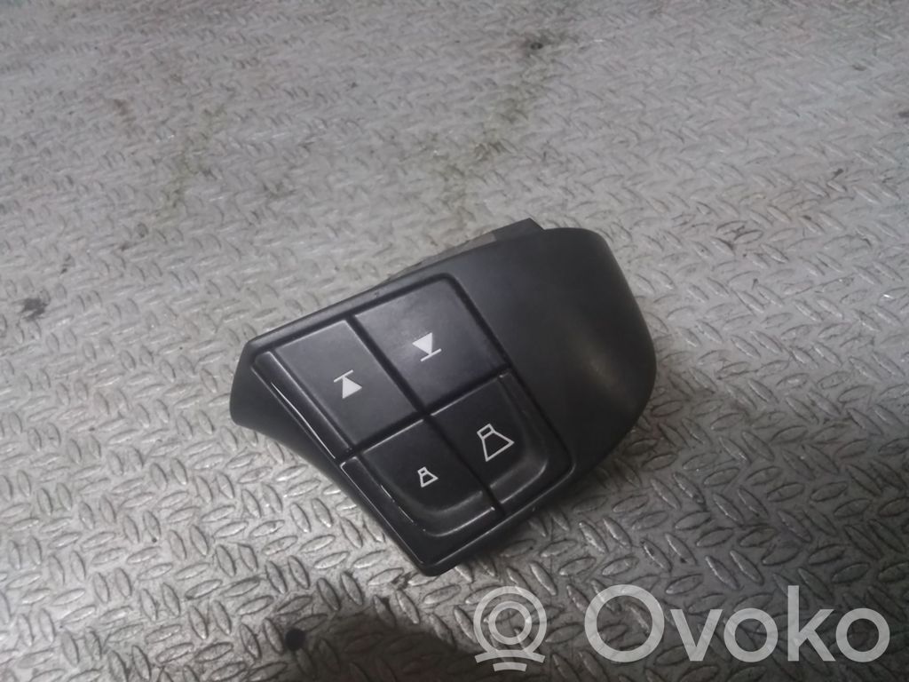 Volvo V50 Steering wheel buttons/switches 