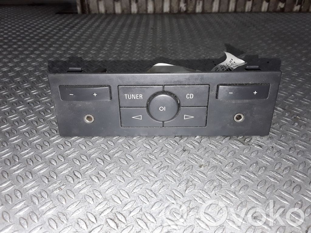 Head unit multimedia control   13115968