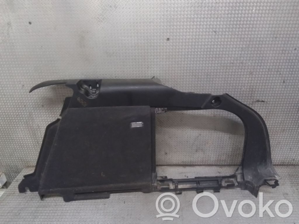 Audi A4 S4 B8 8K Tavaratilan sivuverhoilu 